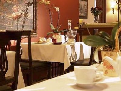 Luxembourg Otel 3*